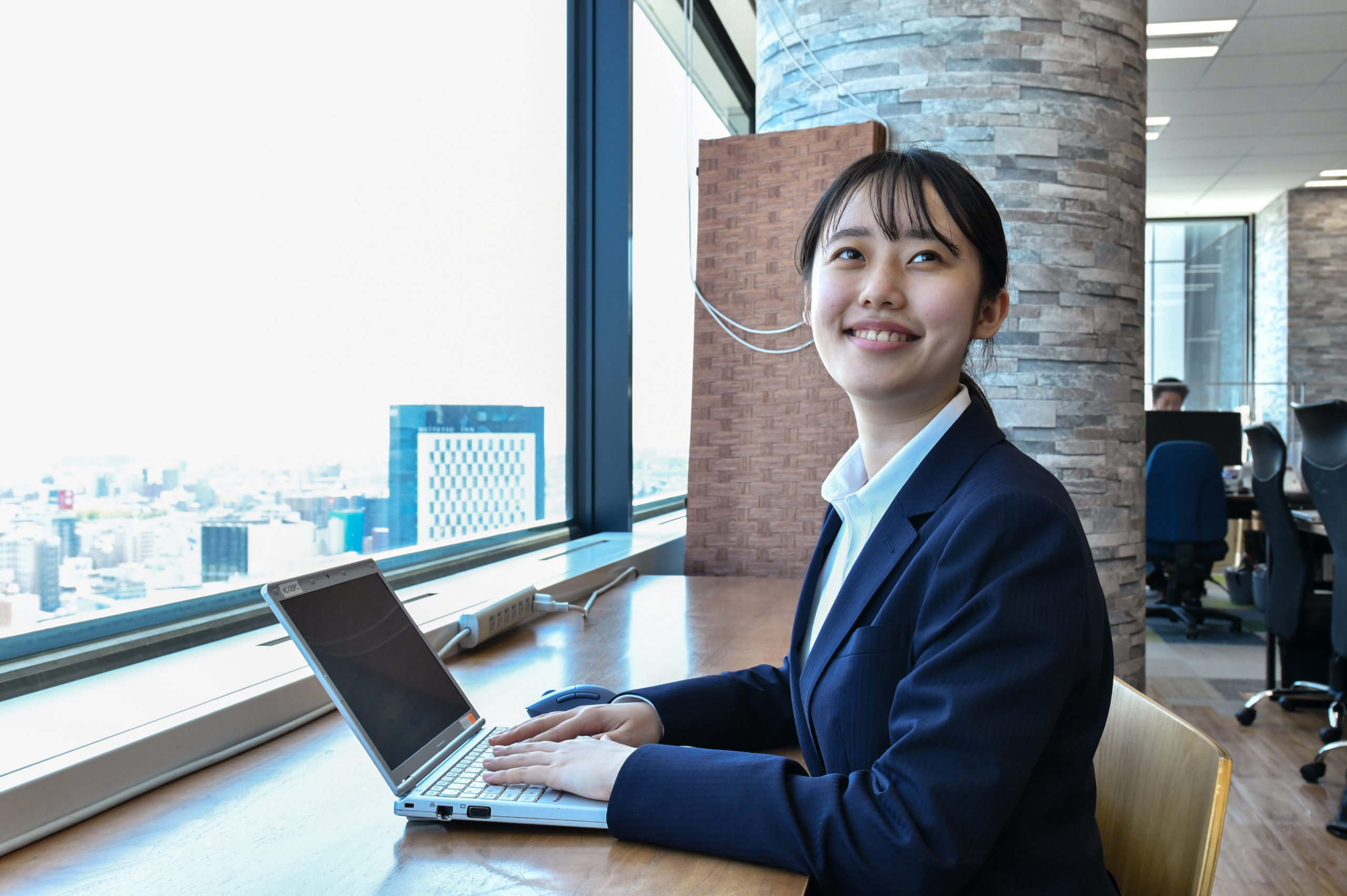 【新卒採用】教育体制充実◇反響型・BtoC営業／名駅直結／年間休日120日／転勤無